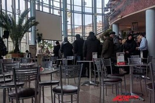 Воронежские пенсионеры устроили переполох из-за продажи БАДов в кинотеатре