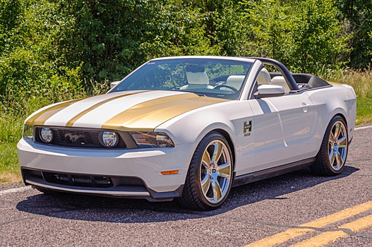 Супер редкий Ford Mustang Hurst Edition 2010 года — один из пяти автомобилей с ручным переключением передач