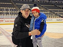 Евгений Малкин показал, как тренирует четырехлетнего сына-хоккеиста