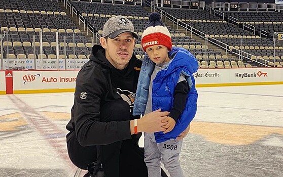 Евгений Малкин показал, как тренирует четырехлетнего сына-хоккеиста