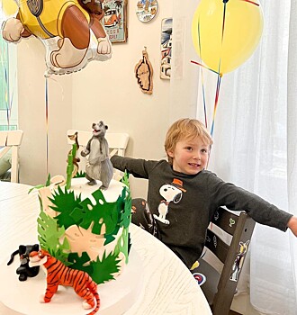 Регина Тодоренко трогательно поздравила сына с 4-летием и опубликовала его новые фото