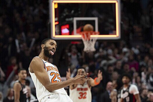 33 очка Микэла Бриджеса помогли «Никс» выиграть у «Портленда» в матче с овертаймом