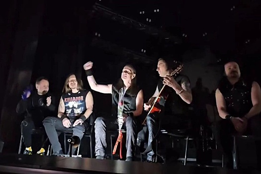 Рок вопреки: Валерий Кипелов провел акустический концерт в обесточенном Белгороде