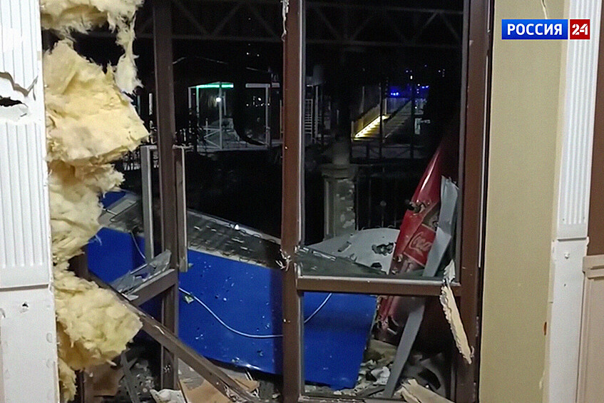 Последствия обстрела ресторана «Шеш-Беш» в Донецке, 22 декабря 2022 года