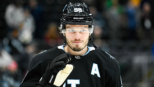 Сергачев встретился с юными спортсменами в Лихославле и поучаствовал в чаепитии с карельскими калитками – пирожками из ржаного теста