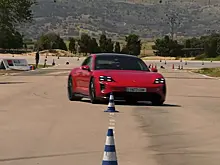 Porsche Taycan GTS успешно завершил «лосиный тест»