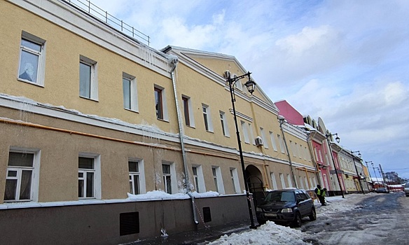Дом в историческом центре Нижнего Новгорода заливает после капремонта кровли