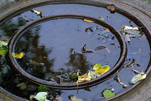 В Челябинске продолжаются кражи канализационных люков