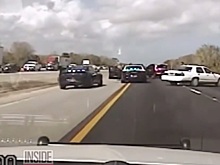 Авто с заклинившей педалью газа остановили только шипы