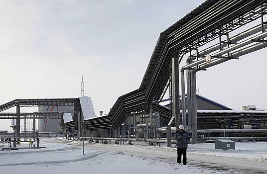 Названы сроки ремонта после пожара на нефтяном терминале в порту Усть-Луга