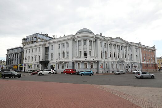 Выставка живописи и скульптуры открылась в Московском доме художника