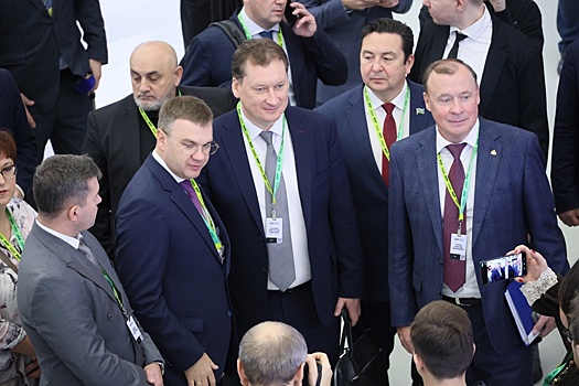 В Екатеринбурге муниципалитеты России обсудили общие проблемы и лучшие практики