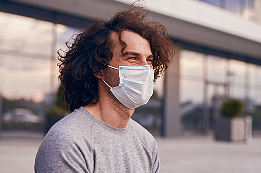 Как не заболеть в отпуске и не спутать простуду с COVID