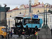 Начальник автоколонны частично признал вину по делу о падении автобуса в Мойку