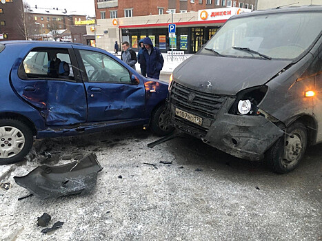 Не справились с управлением. Три человека пострадали вчера в дорожных авариях