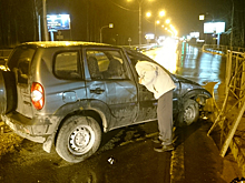 Перевернувшаяся Niva Chevrolet рассыпала яблоки