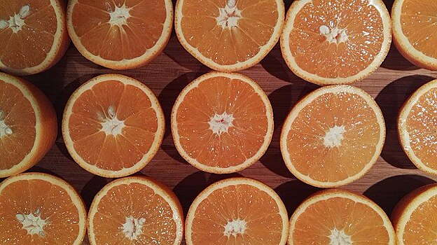 Елочную гирлянду из апельсинов смастерят в центре на Коминтерна