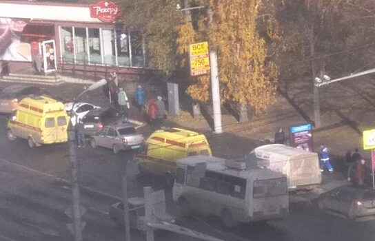 В Кургане женщина на автомобиле «Нива» сбила трёх пешеходов