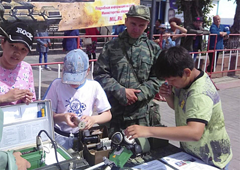 В Забайкальском крае военнослужащие ВВО провели акции по набору на военную службу по контракту, приуроченные к Дню России