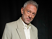 Венсан Кассель провёл отпуск в Бразилии с возлюбленной и детьми: фото