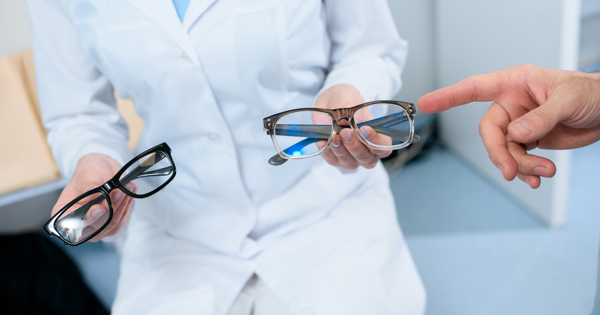 Врач-офтальмолог рассказала, как улучшить зрение — Рамблер/доктор