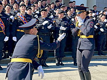 Она сказала «Да»: петербургский полицейский-кавалерист сделал предложение избраннице