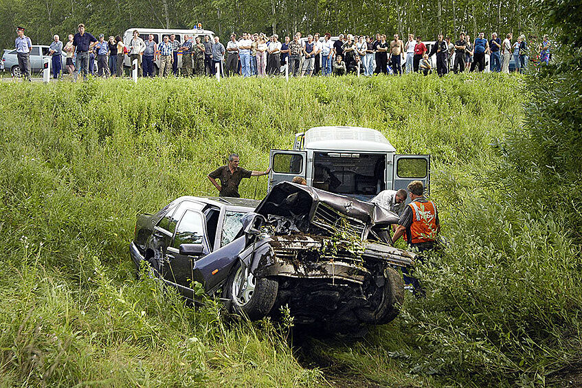 В ДТП погиб губернатор Алтайского края Михаил Евдокимов, его водитель и охранник, 7 августа 2005 года