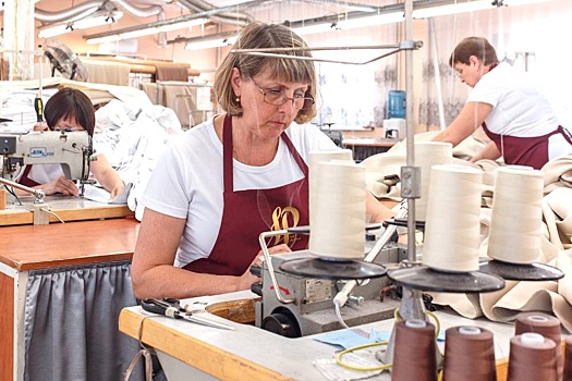 Челябинская фабрика домашнего текстиля увеличила выработку на 20 процентов за год участия в нацпроекте "Производительность труда"