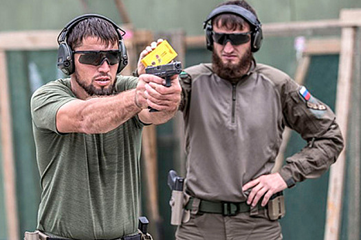 Идея дарить мужчинам на 23 Февраля спецназ-тур в Чечню возмутила россиян