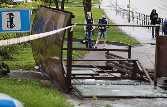 МЧС опоздало с СМС-оповещением об урагане