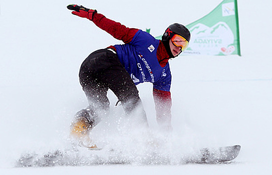 Логинов занял второе место в общем зачете КМ по сноуборду в параллельном слаломе
