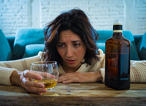 Почему алкоголь для женщин опаснее, чем для мужчин
