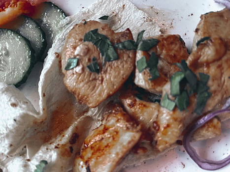 Нутрициолог рассказал, как вернуться в режим после майских застолий