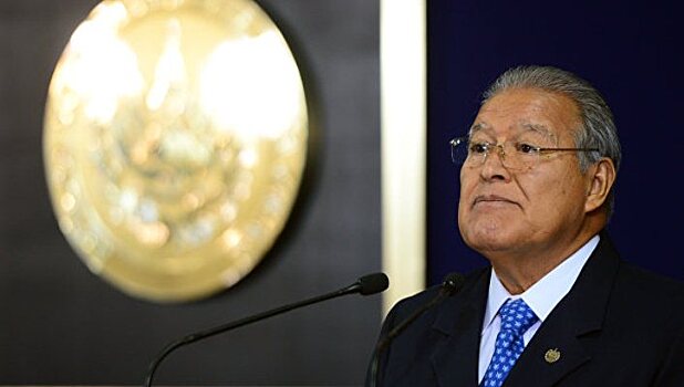 Власти Сальвадора впервые в истории ввели режим ЧП