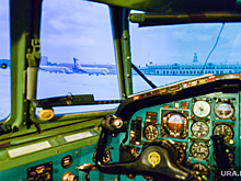 Пермский омбудсмен прокатился на симуляторе МиГа