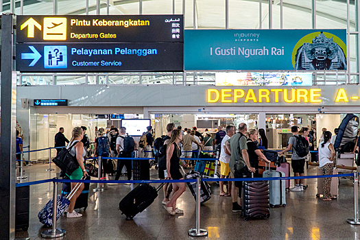 Иностранка привезла на популярный курорт наркотики в интимных местах и секс-игрушке