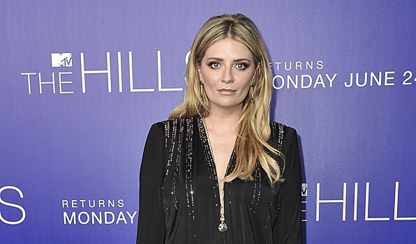 33-летняя Миша Бартон показала округлившийся живот в обтягивающем мини на премьере сериала «Голливудские холмы»