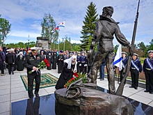 Патриарх Кирилл на Валааме подарил нахимовцам иконы Сергия и Германа Валаамских