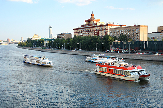Более 1,8 млн туристов посетили Москву в майские праздники