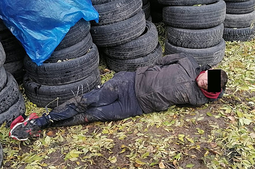 Вахтовика связали и заковали в наручники на СТО в Новосибирске