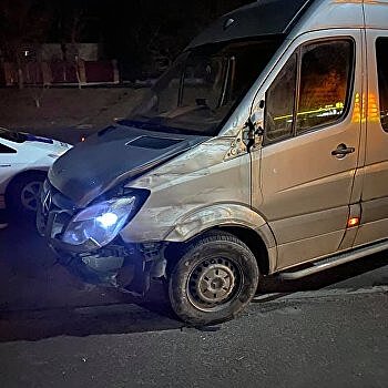 В Сумах маршрутка въехала в столб, пострадали 10 человек