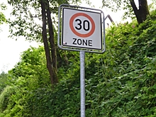 В Париже скорость автомобилей ограничили до 30 км/ч