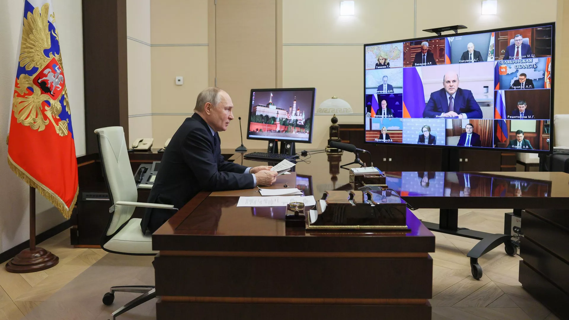 LIVE: Путин проводит совещание с членами Правительства РФ