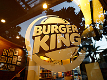 Сотруднику Burger King пожертвовали 23 млн. руб после обидного подарка