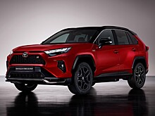 Toyota сокращает производство и поднимает цены