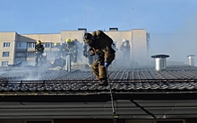 Мощный пожар в Братске повредил 19 гаражей