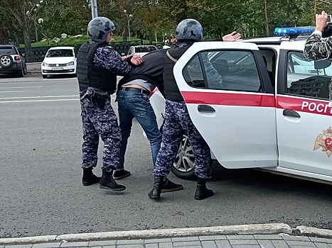 Росгвардия провела в Челябинске показательное задержание правонарушителя