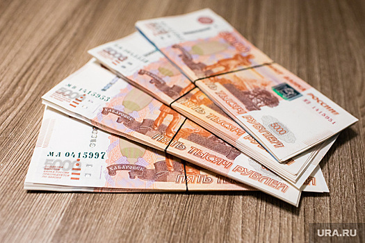 Аналитик рассказал, куда можно вложить 50 тысяч рублей