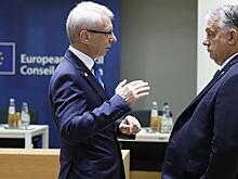 Еврокомиссия думает, как ловчее заткнуть Венгрии рот