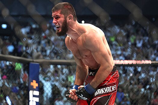 Чемпион UFC Махачев проведет бой против Оливейры